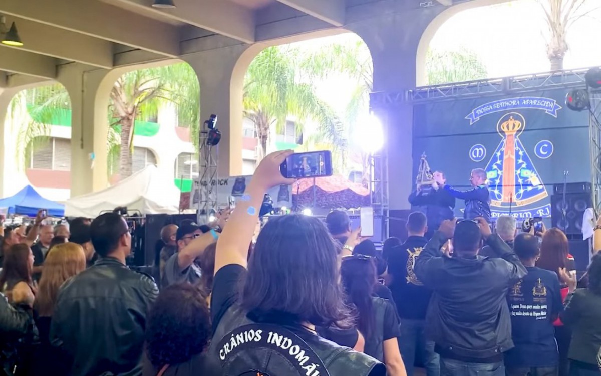 Motociclistas cat&Atilde;&Acirc;&sup3;licos comemoram o dia da padroeira do Brasil com motociata e ora&Atilde;&Acirc;&sect;&Atilde;&Acirc;&pound;o