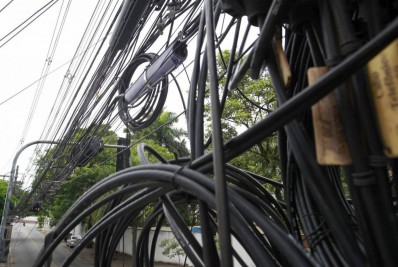 Moradores denunciam que tráfico corta cabos de internet e obriga a utilização de serviço clandestino