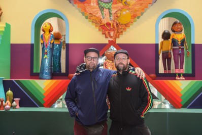 Gêmeos Gustavo e Otávio Pandolfo convidam o público para mergulhar no universo deles, em exposição no Rio