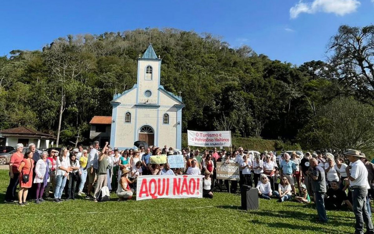 Moradores e comerciantes protestam contra praça em Visconde de Mauá - Divulgação