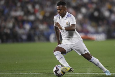Técnico do Real Madrid projeta jogo contra o Barcelona e exalta Rodrygo: 'Jogador extraordinário'