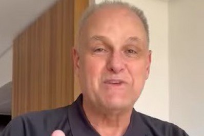 Oscar Schmidt esclarece afirmação sobre tratamento de câncer e diz estar curado