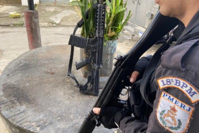 PM apreende fuzil no Morro do Jordão