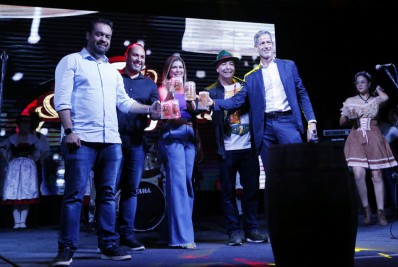 Cláudio Castro participa da abertura do Oktoberfest Rio