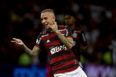 Everton Cebolinha marca e Flamengo derrota o Atlético-MG no Maracanã