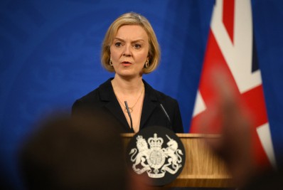 Liz Truss renuncia ao cargo de primeira-ministra do Reino Unido