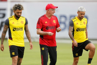 Do Catar, Arrascaeta agradece a Dorival Júnior, que deixou o Flamengo