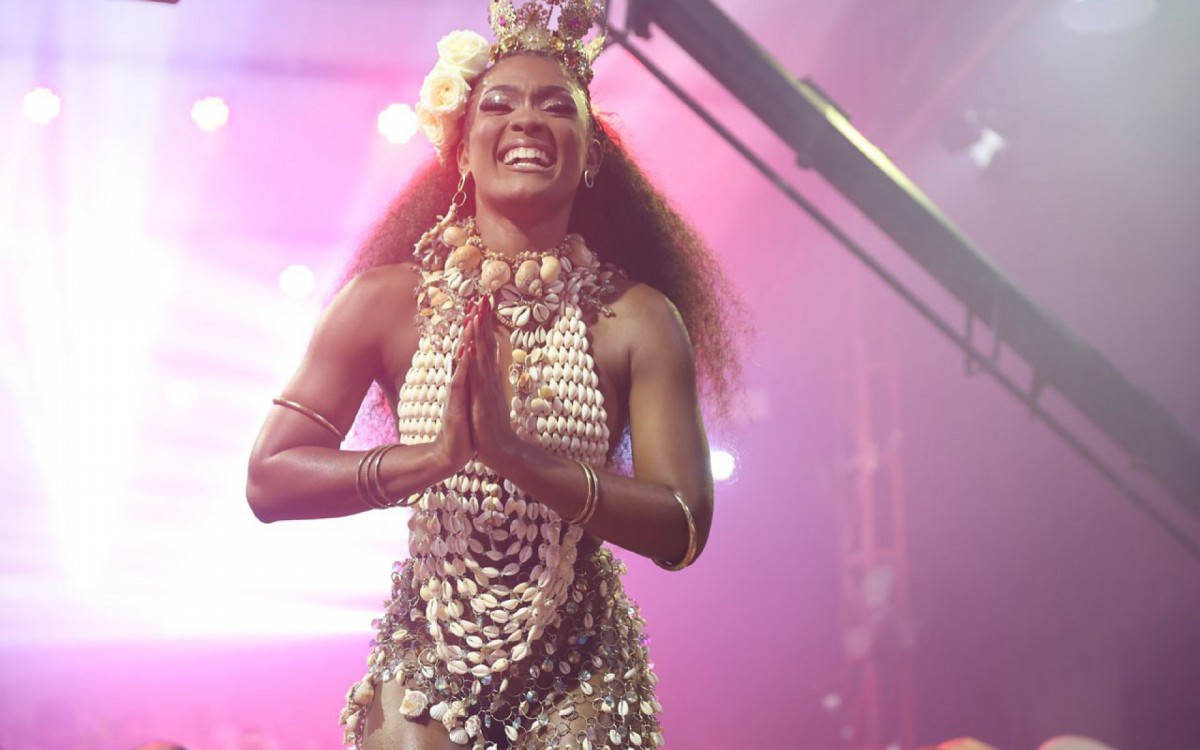 Erika Januza brilha na escolha do samba-enredo para o Carnaval 2023 de Viradouro