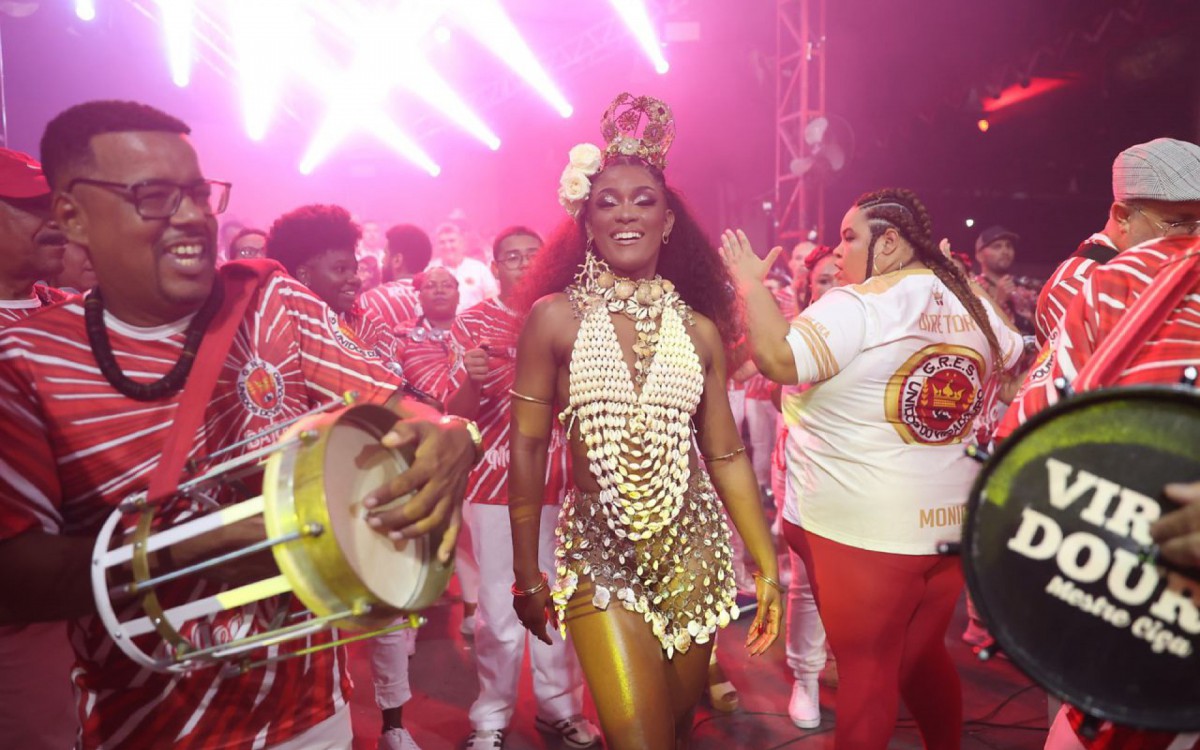 Erika Januza brilha na escolha do samba-enredo para o Carnaval 2023 de Viradouro