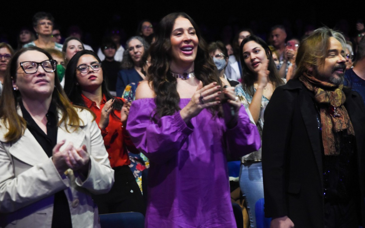Claudia Raia prestigia Jarbas Homem de Mello em estreia de musical em S&atilde;o Paulo