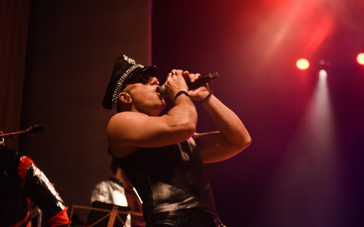 Jarbas Homem de Mello estreia musical em homenagem a Freddy Mercury e ao Queen