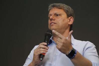 Bolsonaro explora em propaganda tese não confirmada de ‘ataque’ a Tarcísio de Freitas