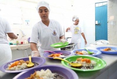 Secretarias de São Gonçalo orientam sobre alimentação saudável