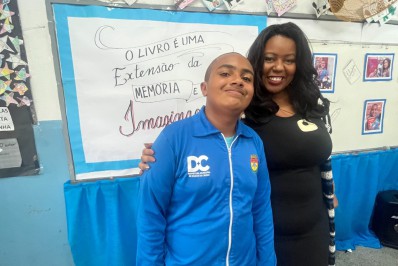 Aluno com autismo de escola em Caxias lança livro de história em quadrinhos