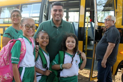 Transporte escolar ganha ônibus moderno, em parceria entre prefeitura e Ministério da Educação