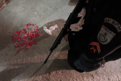 Rapaz tenta fugir mas é preso com drogas em Cabo Frio