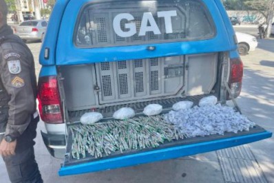 Homem é preso com mais de mil cápsulas de cocaína em Cabo Frio