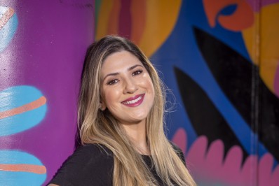 Dani Calabresa compartilha vídeo imitando outras famosas