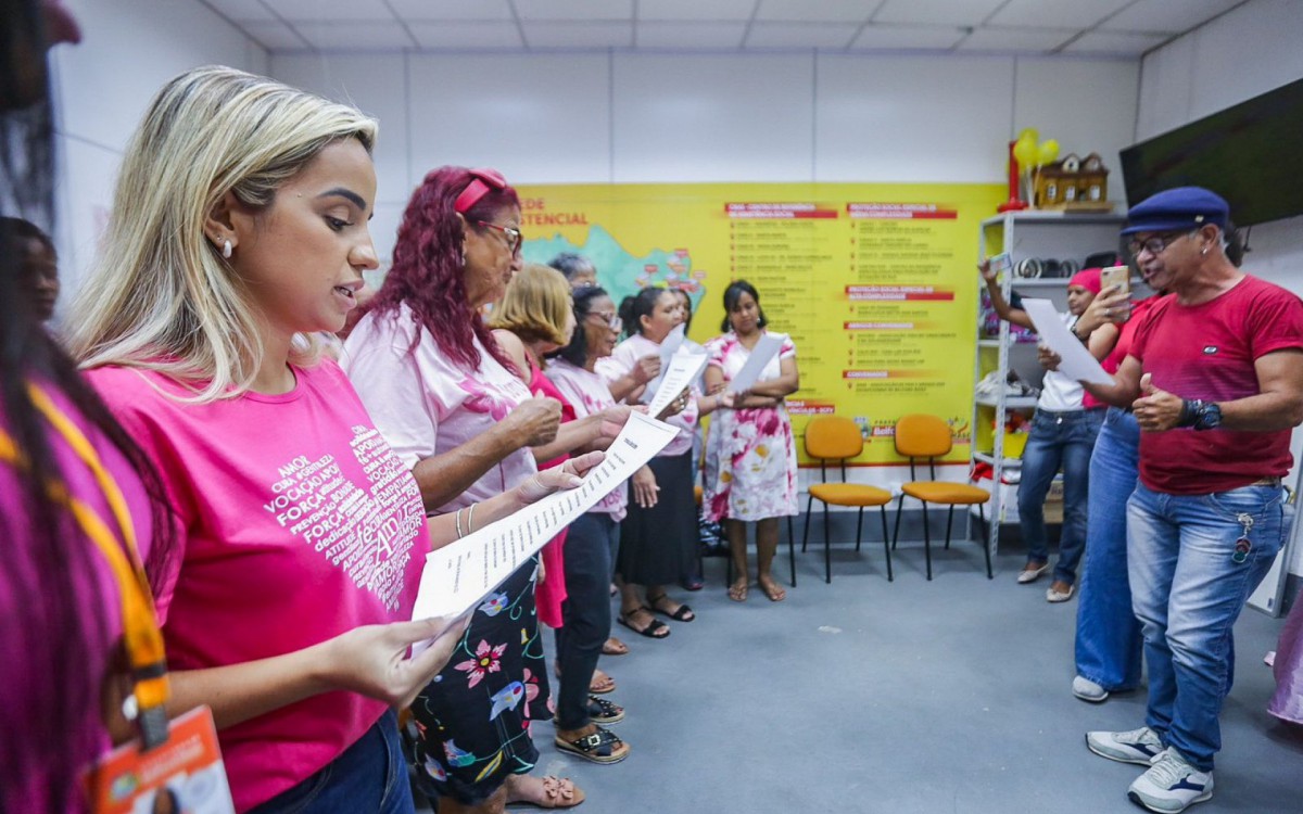 Secret&aacute;ria Brenda Carneiro destacou a import&acirc;ncia da conscientiza&ccedil;&atilde;o sobre o c&acirc;ncer de mama e do colo do &uacute;tero