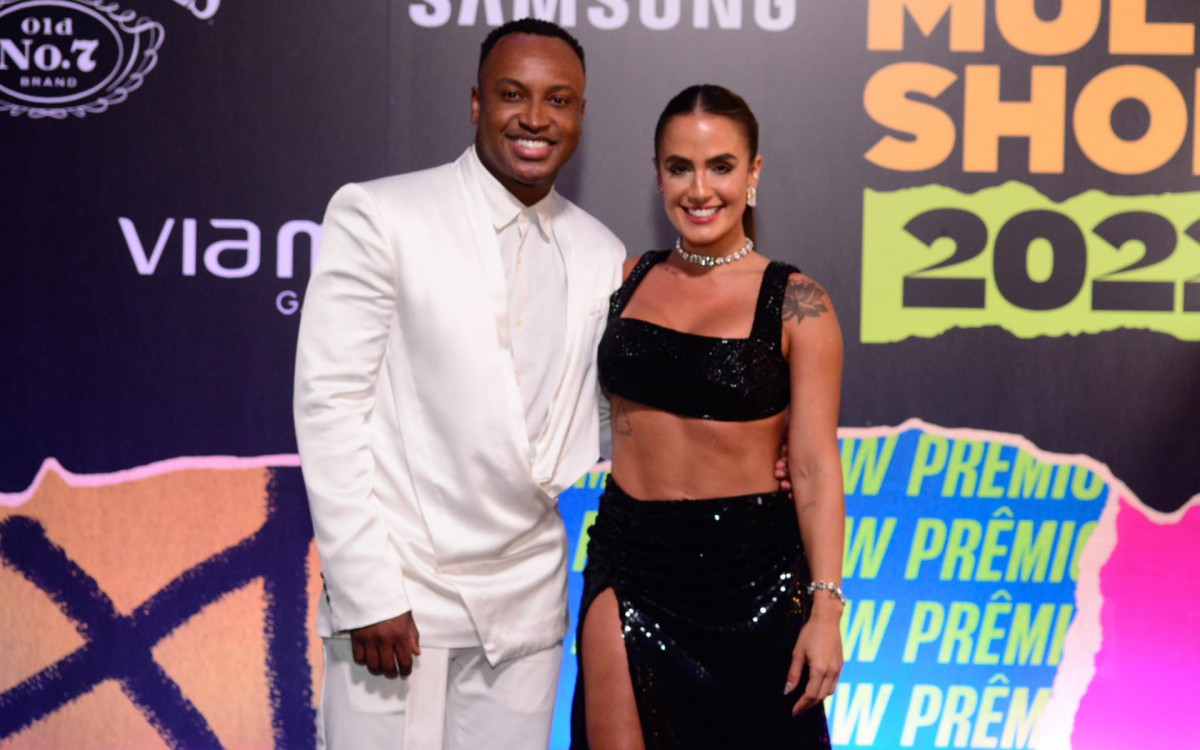 Thiaguinho e Carol Peixinho