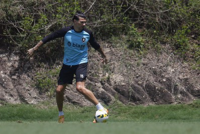 Além de Cuesta, Botafogo poderá ter retornos importantes para duelo com o Fluminense