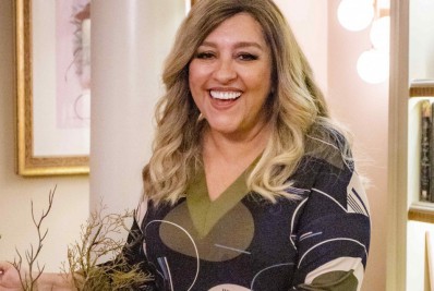 'Eu nunca fiz uma personagem nem de classe média, quanto mais rica', diz Regina Casé