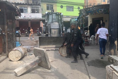 UPP de Manguinhos realiza operação para mapeamento e remoção de barricadas na comunidade