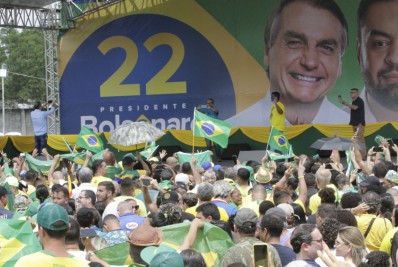 Bolsonaro reúne multidão durante comício em São Gonçalo
