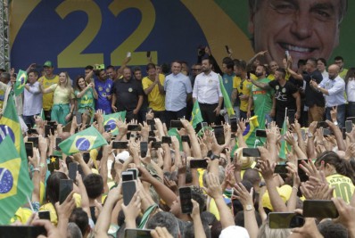 Bolsonaro reúne multidão durante comício em São Gonçalo
