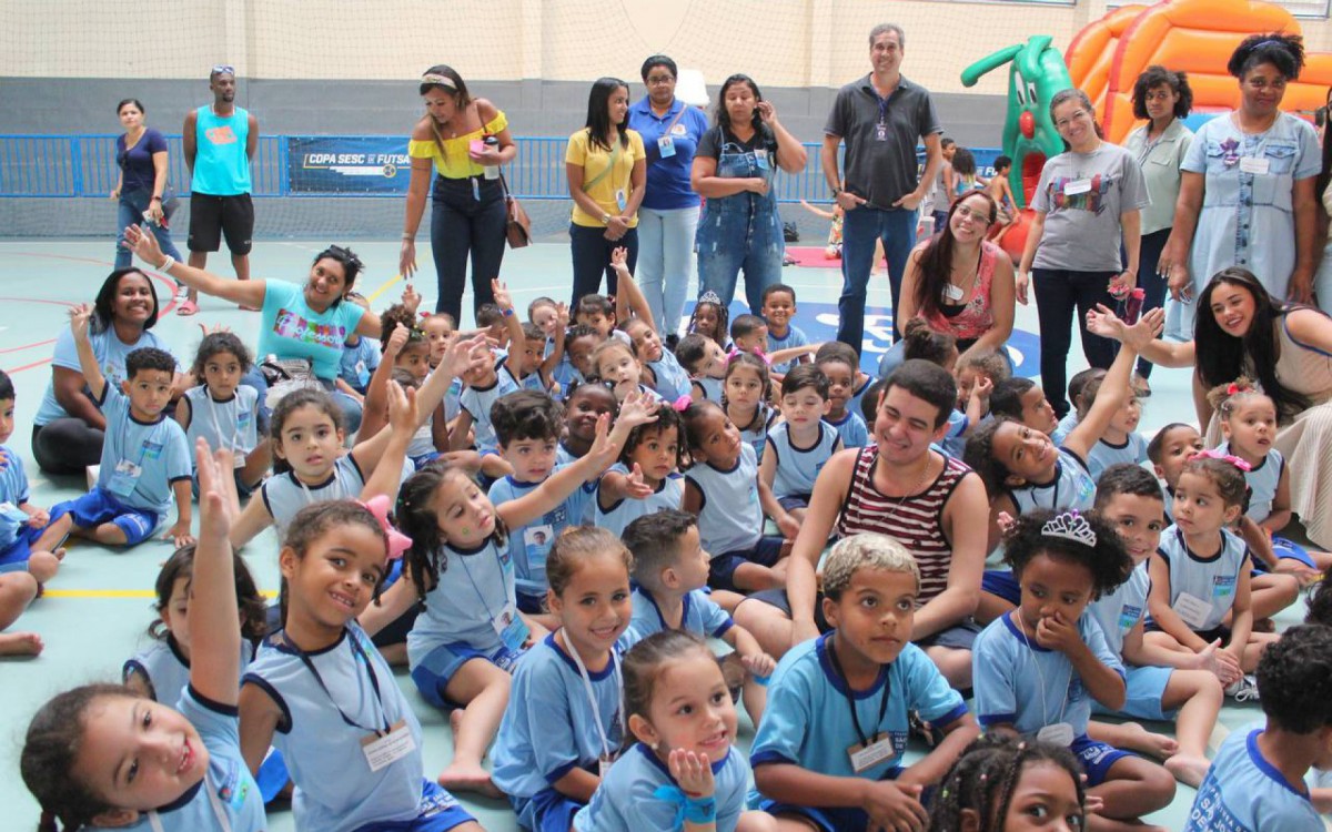  Alunos da educa&ccedil;&atilde;o infantil participam da semana da crian&ccedil;a no SESC