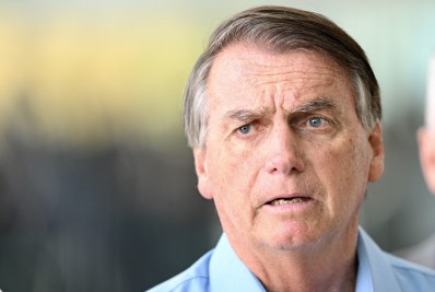 Bolsonaro afirma que aceitará eventual derrota se 'nada de anormal' acontecer