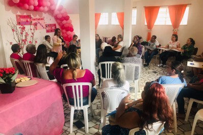Assistidas pelo CRAS Alto participam de palestra sobre prevenção ao câncer de mama