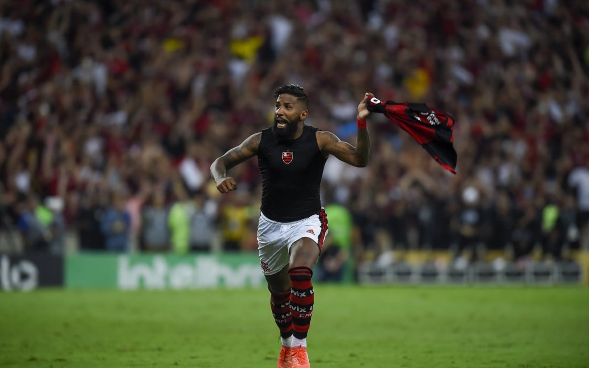 Depois de Isla, Flamengo pensa em mais um lateral