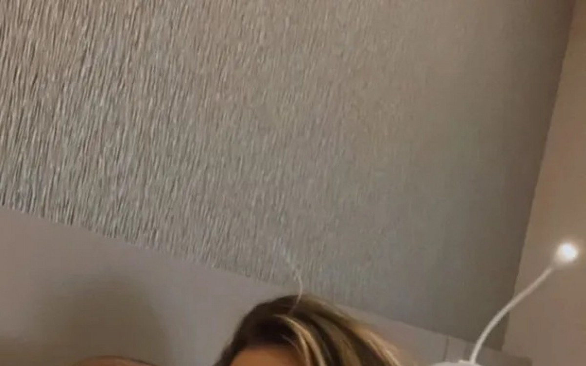 Adriano Imperador e a namorada, Micaela