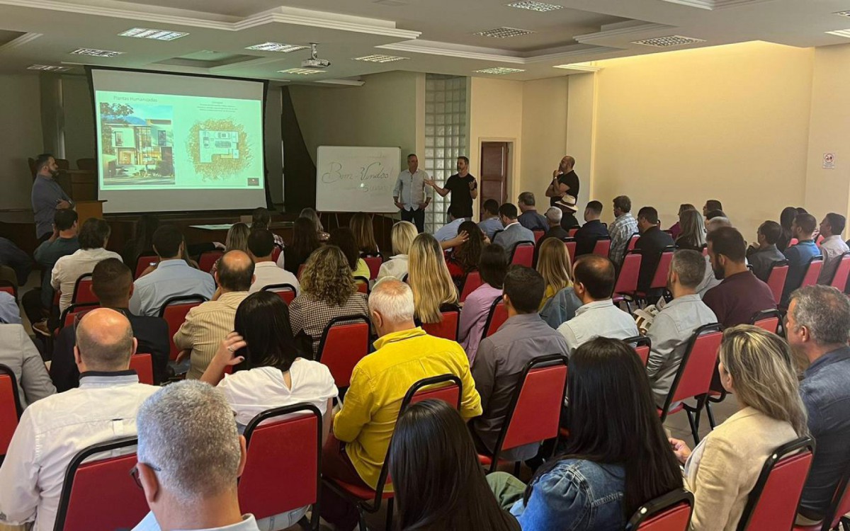 Conven&ccedil;&atilde;o em Petr&oacute;polis reuniu 130 corretores para apresentar condom&iacute;nio com apenas 12 casas de luxo