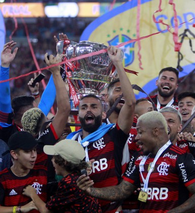 Nos pênaltis, Flamengo conquista a Copa do Brasil