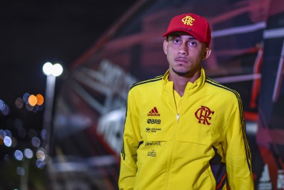 Dorival Junior convoca joia do Flamengo para treino e viagem para Belo Horizonte