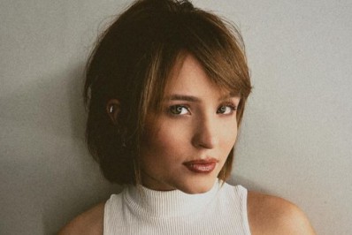 Larissa Manoela desmente boato de noivado com André Luiz Frambach