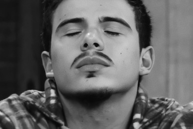 A Fazenda: equipe de Thomaz Costa pede para que deixem o peão ser eliminado