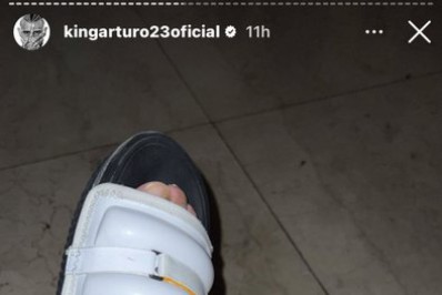 Astro do Flamengo mostra tornozelo inchado após título da Copa do Brasil