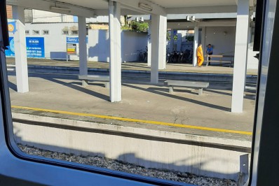 Trens da SuperVia são vandalizados após jogo no Maracanã