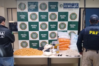 PRF e Polícia Civil apreendem cerca de 25 kg de cocaína na Dutra, em Resende