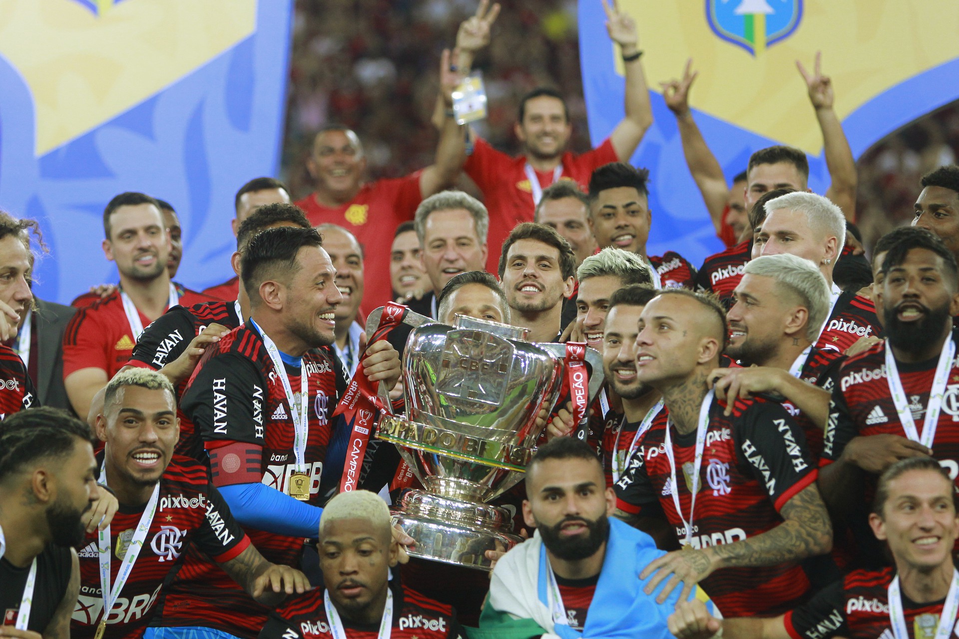 Título Do Flamengo Bate Recorde De Audiência Na Globo Ao Superar ...