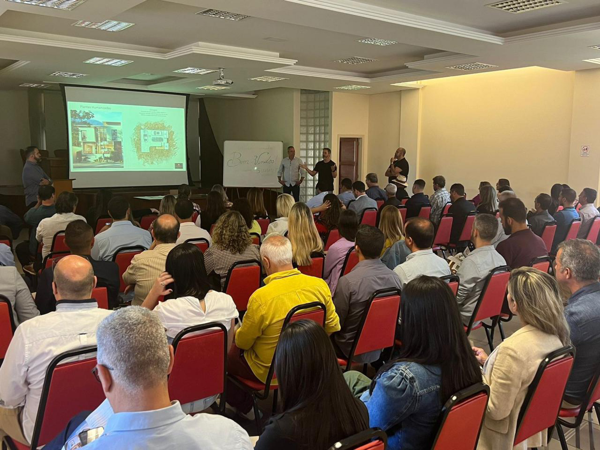Conven&ccedil;&atilde;o em Petr&oacute;polis reuniu 130 corretores para apresentar condom&iacute;nio com apenas 12 casas de luxo - Divulga&ccedil;&atilde;o