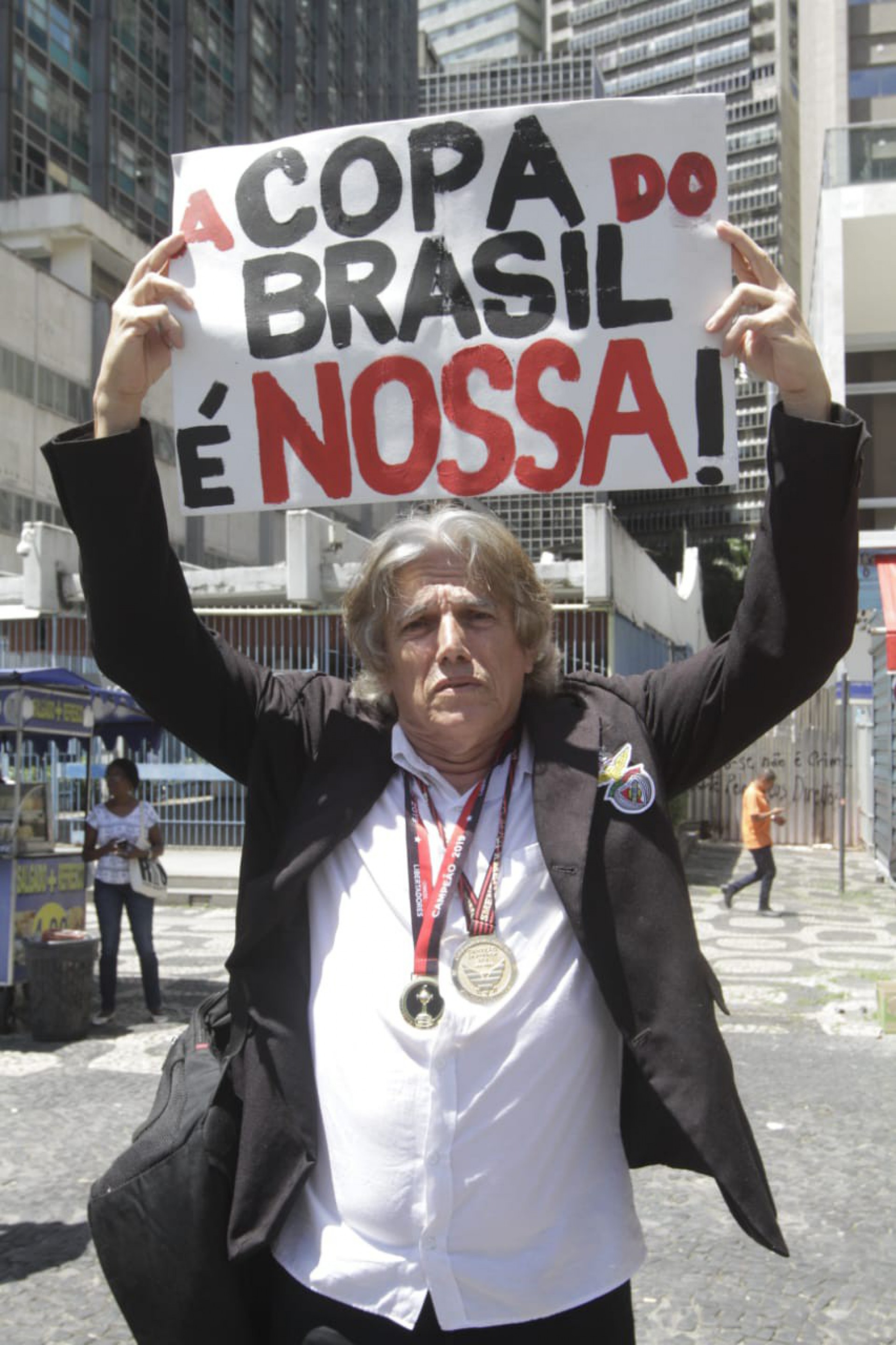 Jo&atilde;o Roberto &eacute; s&oacute;sia de Jorge Jesus