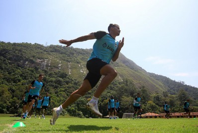 Danilo Barbosa não participa de atividade e vira dúvida no Botafogo para clássico com o Fluminense