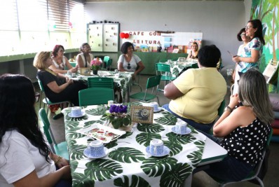 Professores da Escola Socioambiental participam da 'Sala de Leitura'