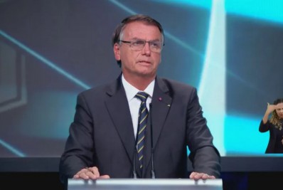 Bolsonaro afirma que confia em Paulo Guedes e em seu plano econômico