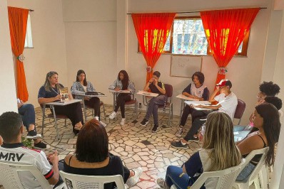 Adolescentes do Projeto Jovem Alerta CIEE participam de debate sobre bullying no CRAS Alto