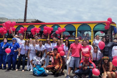 Trenzinho da Alegria participa de campanha do Outubro Rosa do Hospital São José